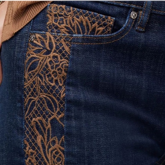 WHBM Mid Rise Everyday Soft Embellished Girlfriend Jeans in sz 12 - Picture 3 of 10